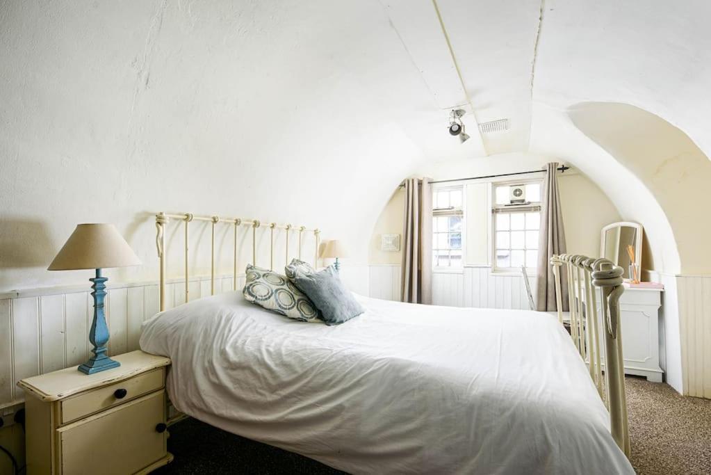 Unique 1 Bedroom Apartment-Bath Exterior foto